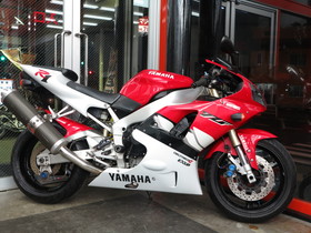 YZF-R1